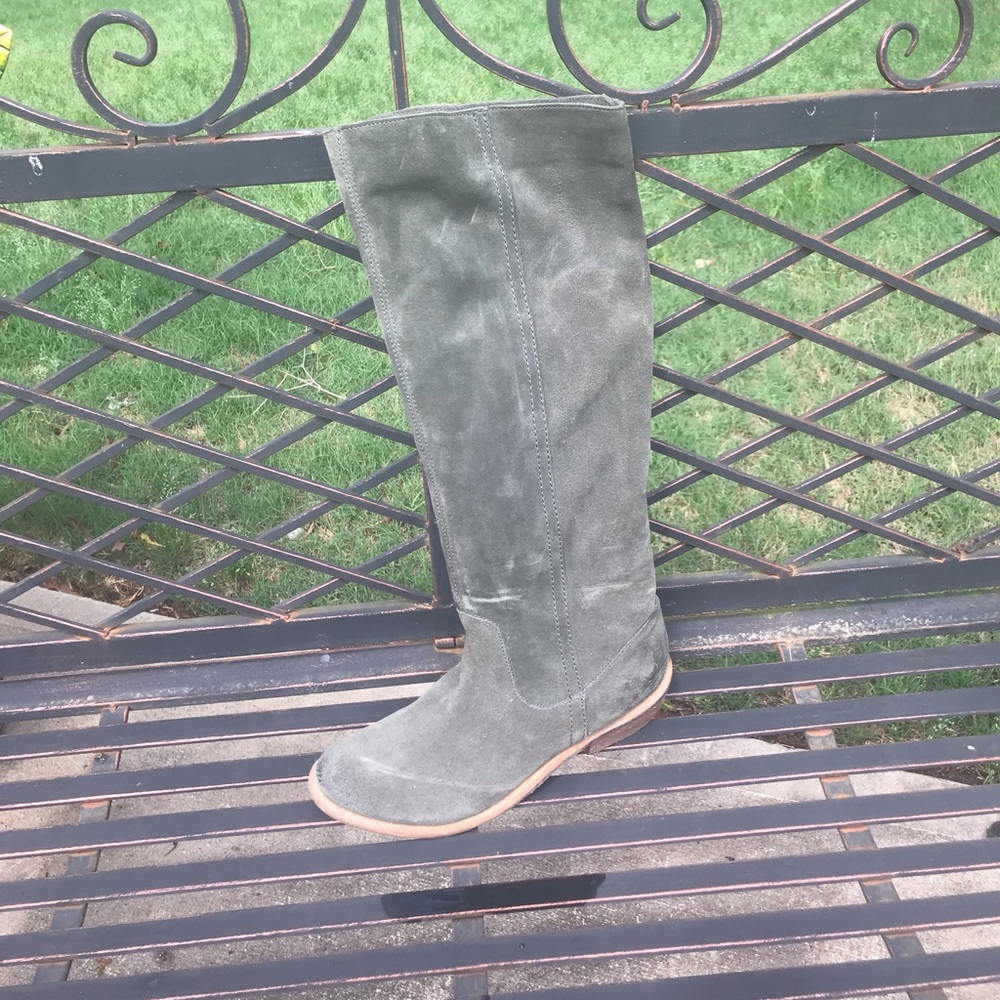 Olive boots - Picture 1 of 4